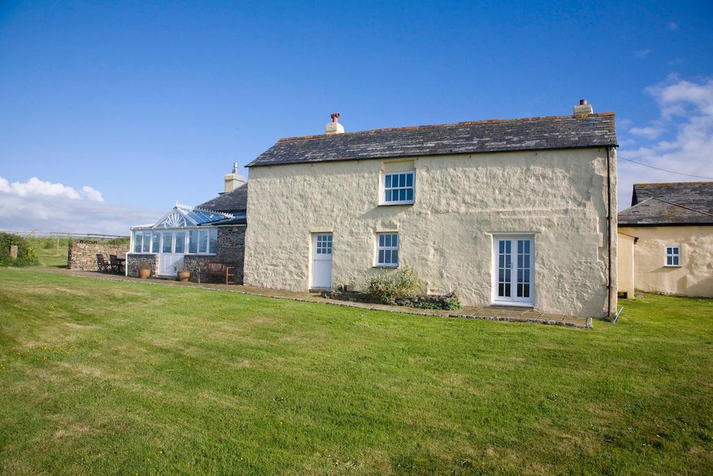 Higher Tresmorn Farm Bed & Breakfast Crackington Haven Bagian luar foto